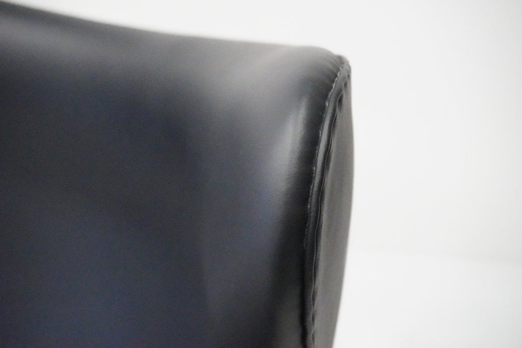 Fritz Hansen Egg Chair & Ottoman von Arne Jacobsen