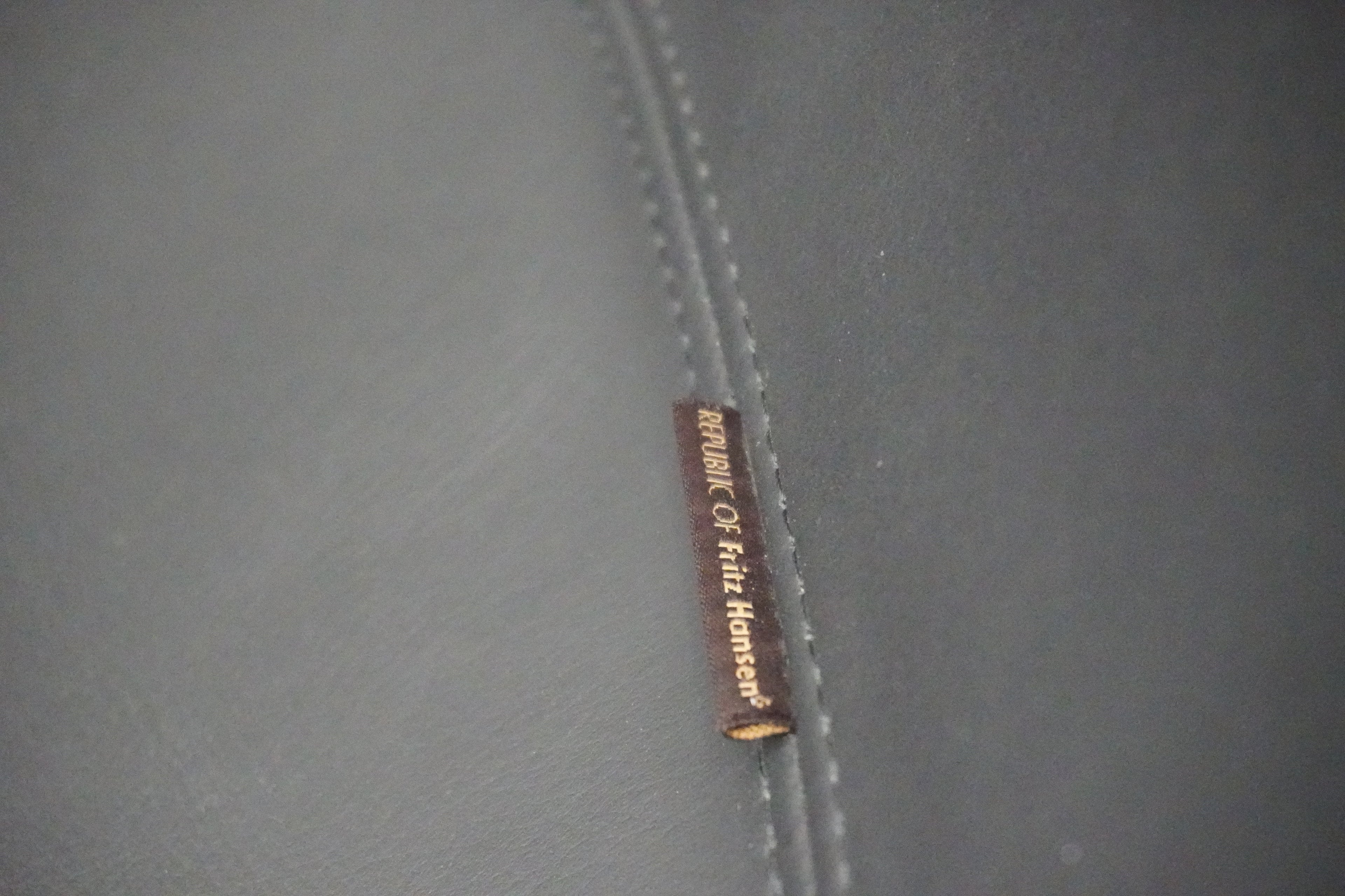 Fritz Hansen Egg Chair & Ottoman von Arne Jacobsen