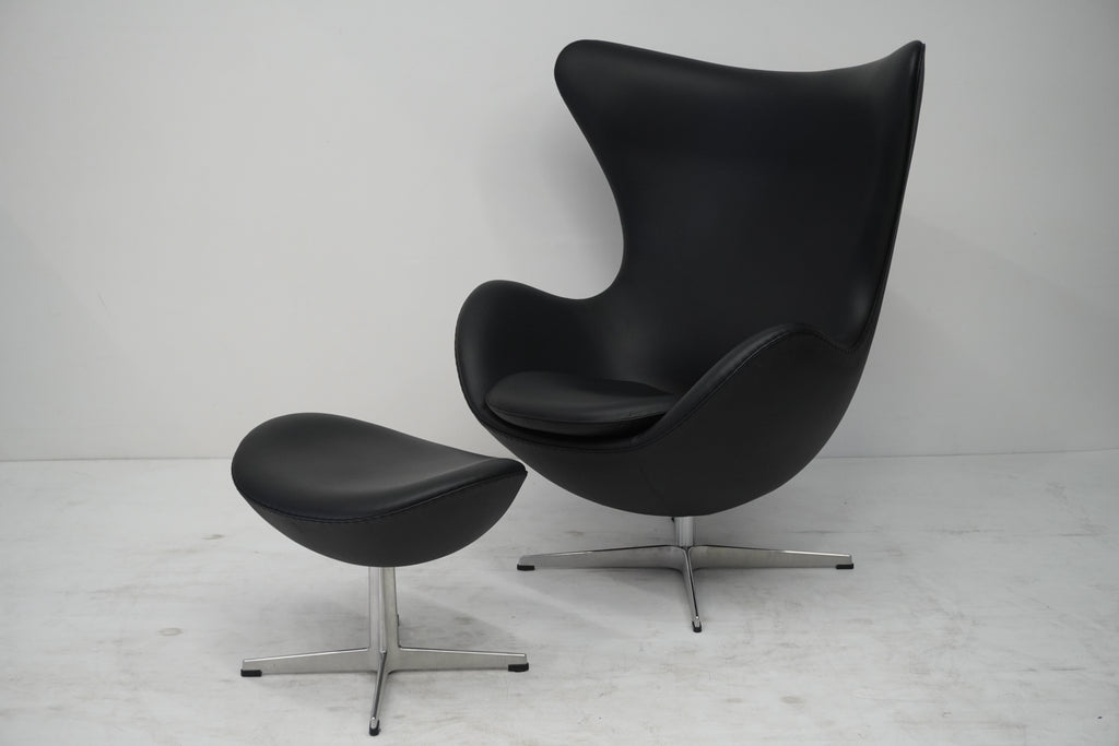 Fritz Hansen Egg Chair & Ottoman von Arne Jacobsen