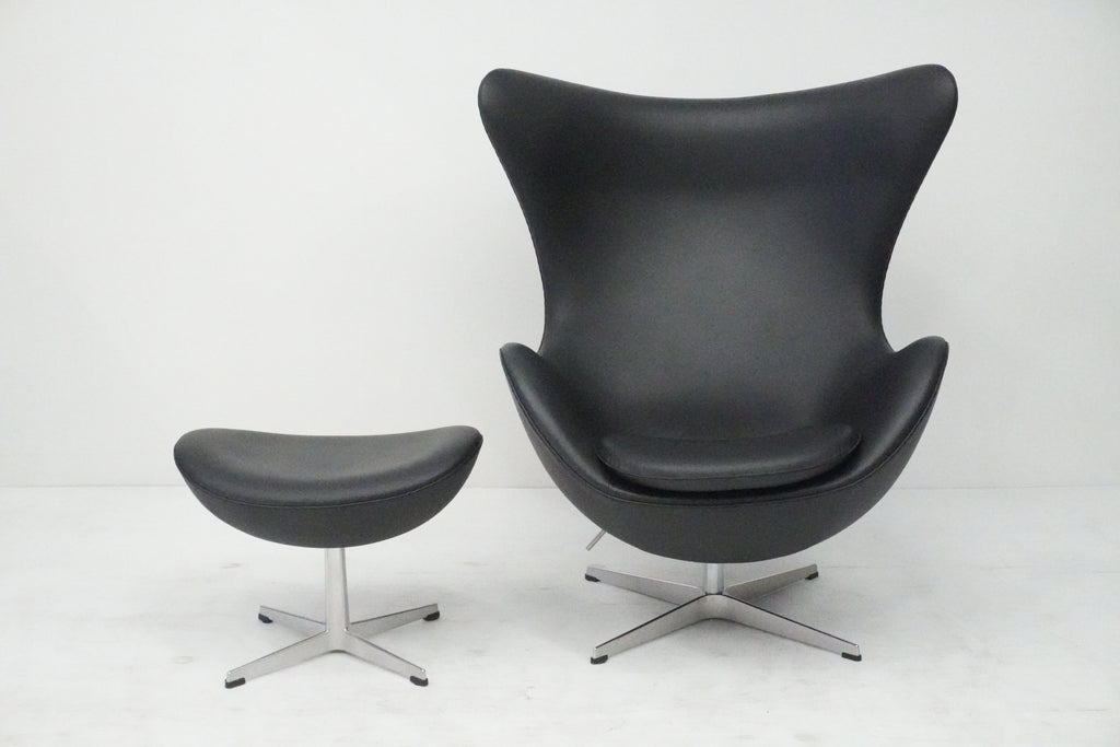 Fritz Hansen Egg Chair & Ottoman von Arne Jacobsen