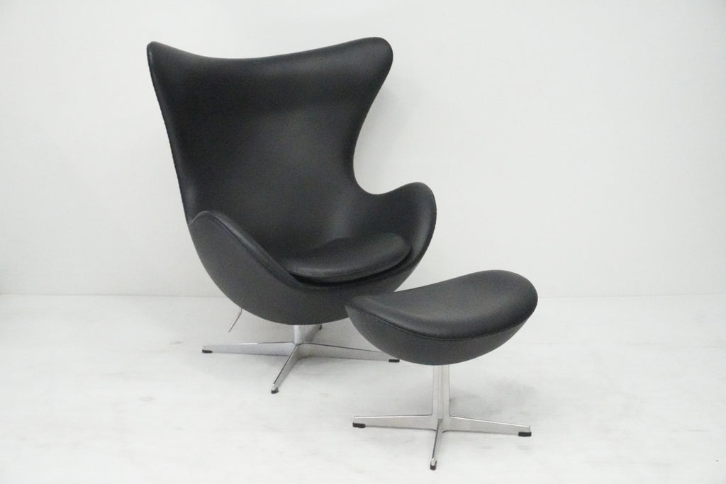 Fritz Hansen Egg Chair & Ottoman von Arne Jacobsen