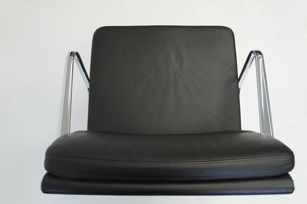 Vitra - Soft Pad Chair EA208 - Leder nero