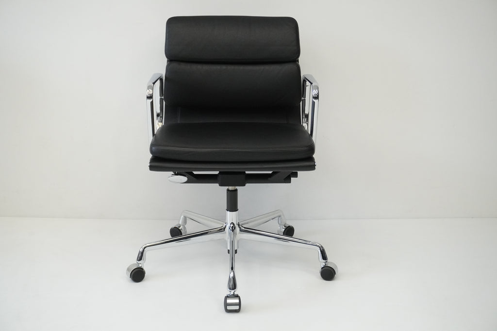 Vitra - Soft Pad Chair EA208 - Leder nero